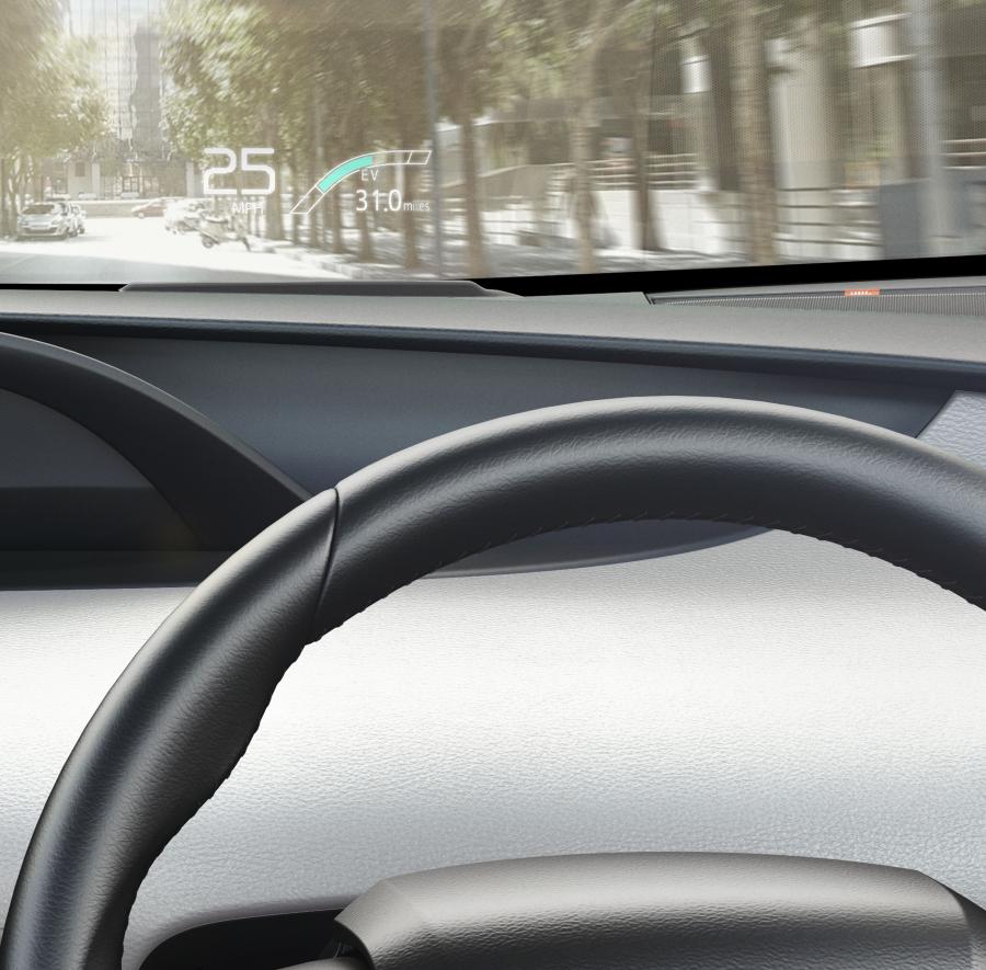 Панель приборов Toyota Prius Plug-in Hybrid 2016 года  (фото 102 из 187)